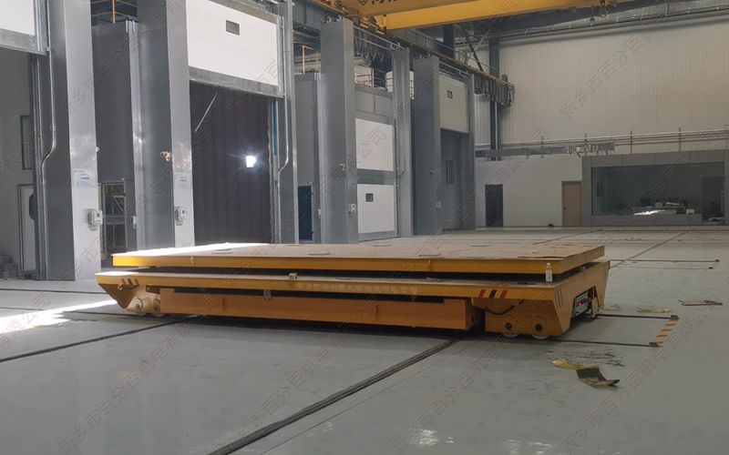 工業(yè)場(chǎng)景中應(yīng)用的十字交叉軌道換軌電動(dòng)平車(chē)