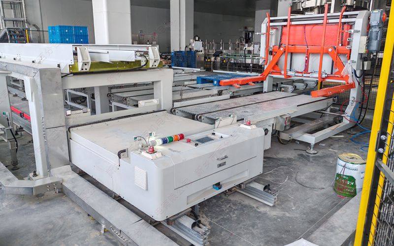 線(xiàn)端物流革新：為什么越來(lái)越多的智慧工廠(chǎng)選擇RGV軌道小車(chē)